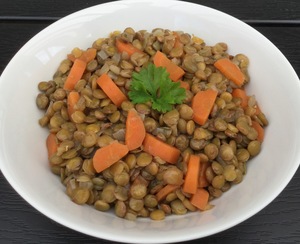 Grønne linser med gulerod
