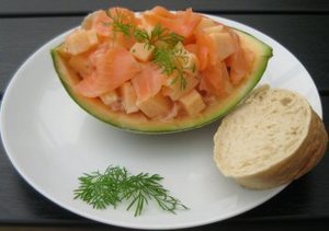 Melonsalat med røget laks