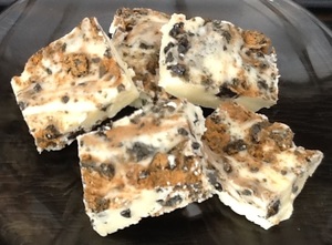 Hvid chokolade med lakridsknas