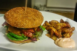 Caféburger med krydret bøf