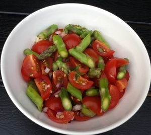 Råmarinerede asparges