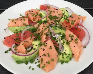 Laksesalat med grapefrugt