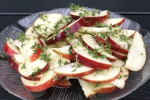 Æblesalat med karse