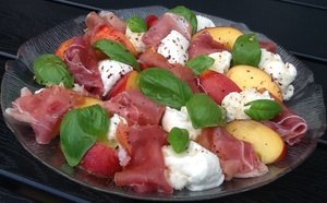 Parmaskinke med nektarin