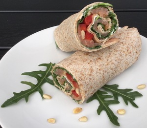 Wrap med røget laks og peberfrugt