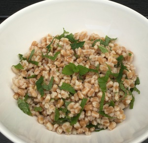 Perlespelt med citronmelisse