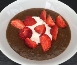 Øllebrød med skyrflødeskum