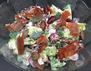 Broccolisalat med druer