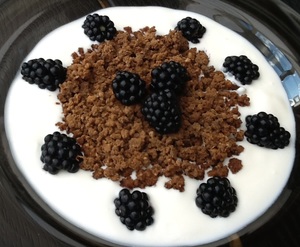 A38 med ymerdrys med lakrids og brombær