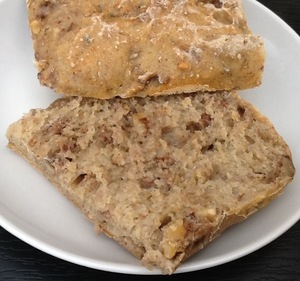 Urtebrød med sennep og nødder