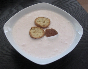 Koldskål med blendede jordbær