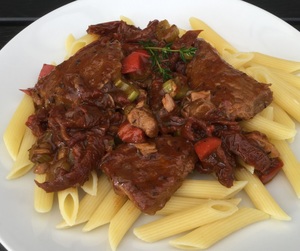 Nakkekoteletter i gryde