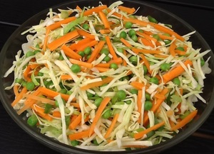 Spidskålssalat med gulerod