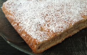 Pærekage med hasselnødder