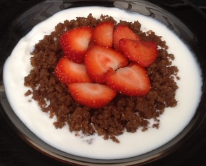 A38 med ymerdrys og jordbær