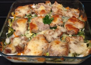 Mørbrad på grøn bund