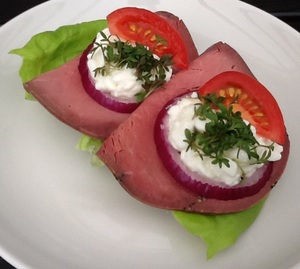 Roastbeef med hytteost og karse