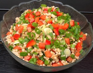 Speltsalat med peberfrugt