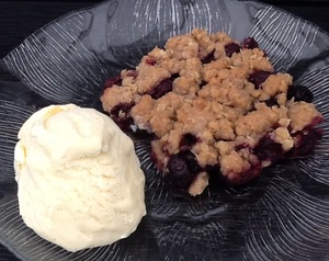 Blåbær Crisp  med vanilleis
