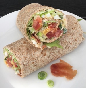 Wrap med serranoskinke og æg