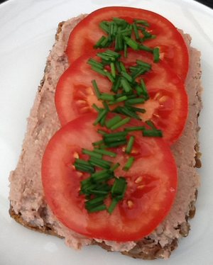 Leverpostejmad med tomat