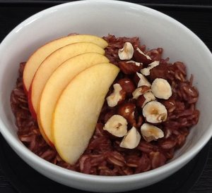 Ruggrød med solbær og æble