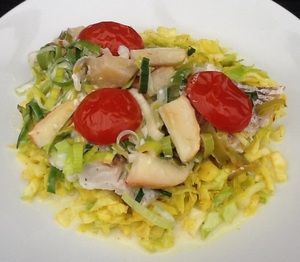 Torsk i fad med karry-sviset spidskål