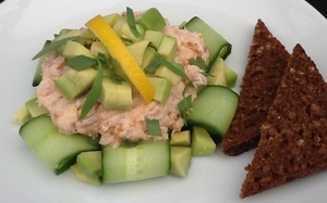 Laksesalat med avocado 