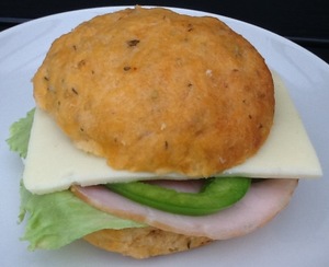 Bolle med soltørrede tomater